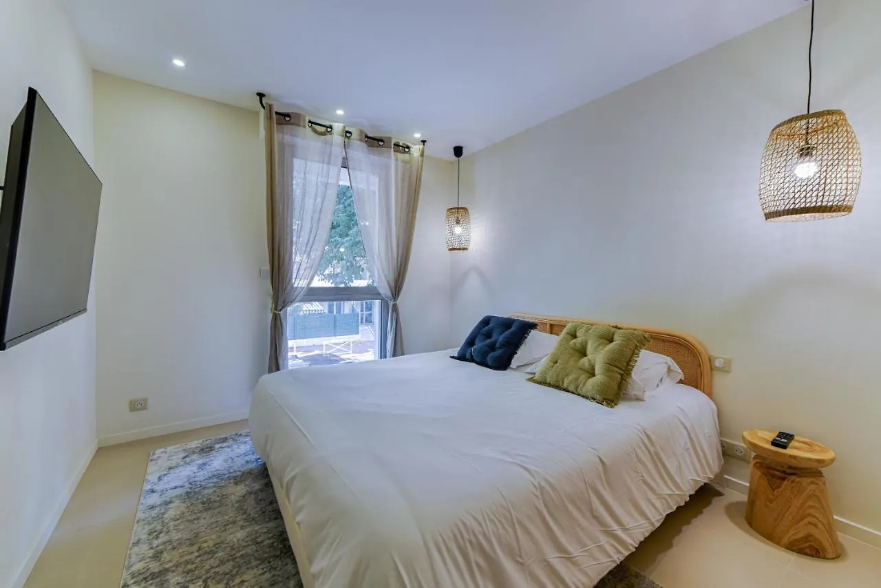 Beautiful Apartment 7P City Center Beach 250M Antibes 0*,  France